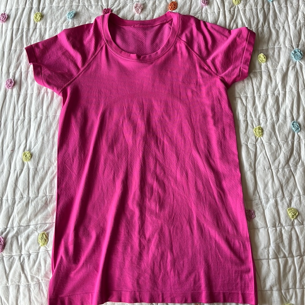 Sonic Pink Short Sleeve Swiftly Tech